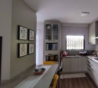 Casa com Sala Comercial + Apartamentos