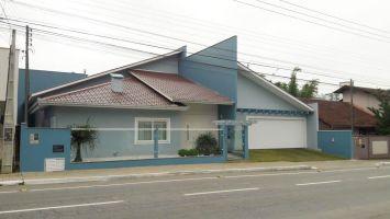 Casa de Alvenaria - Alto Padrão