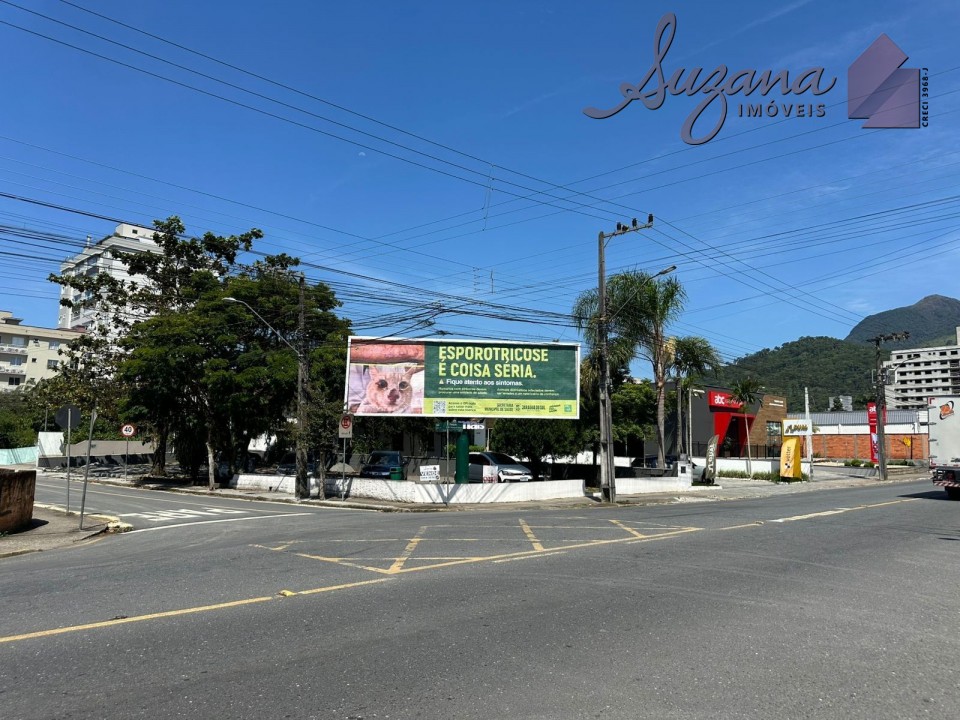 Terreno Central, de Esquina