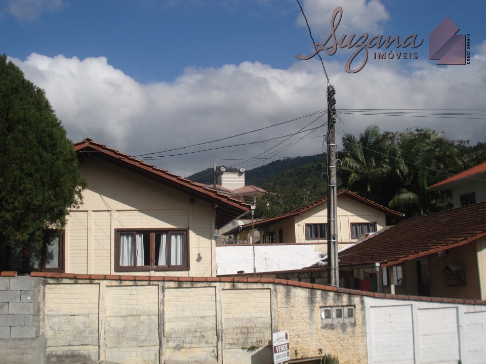 Terreno com 1.120m²
