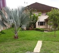 Terreno com uma Casa de Alvenaria