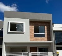 Casa Geminada - Res. AOS 5