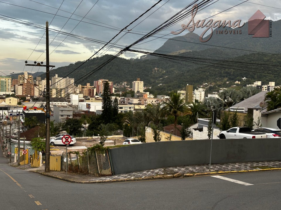 Terreno com 1.624,80m²