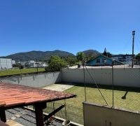 ALUGA - Casa de Alvenaria Central para Fins Comerciais