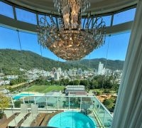 Cobertura com Piscina Privativa