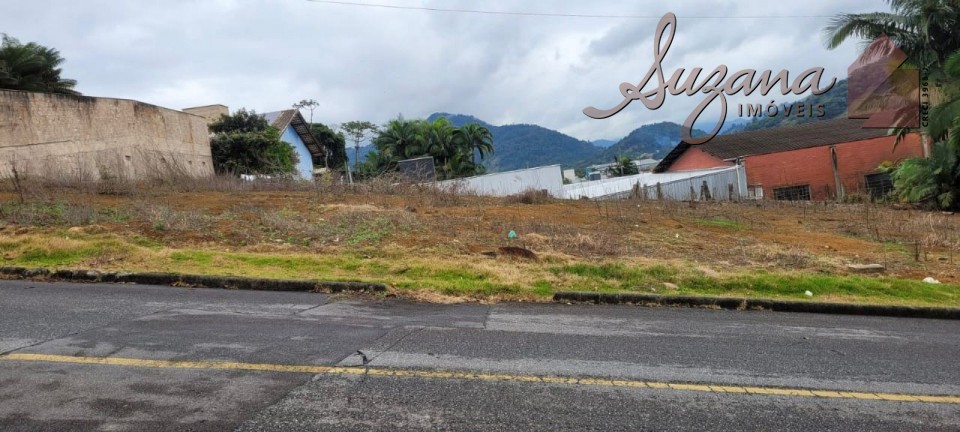 Terreno sem benfeitorias