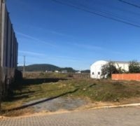 Acesso fundos do terreno