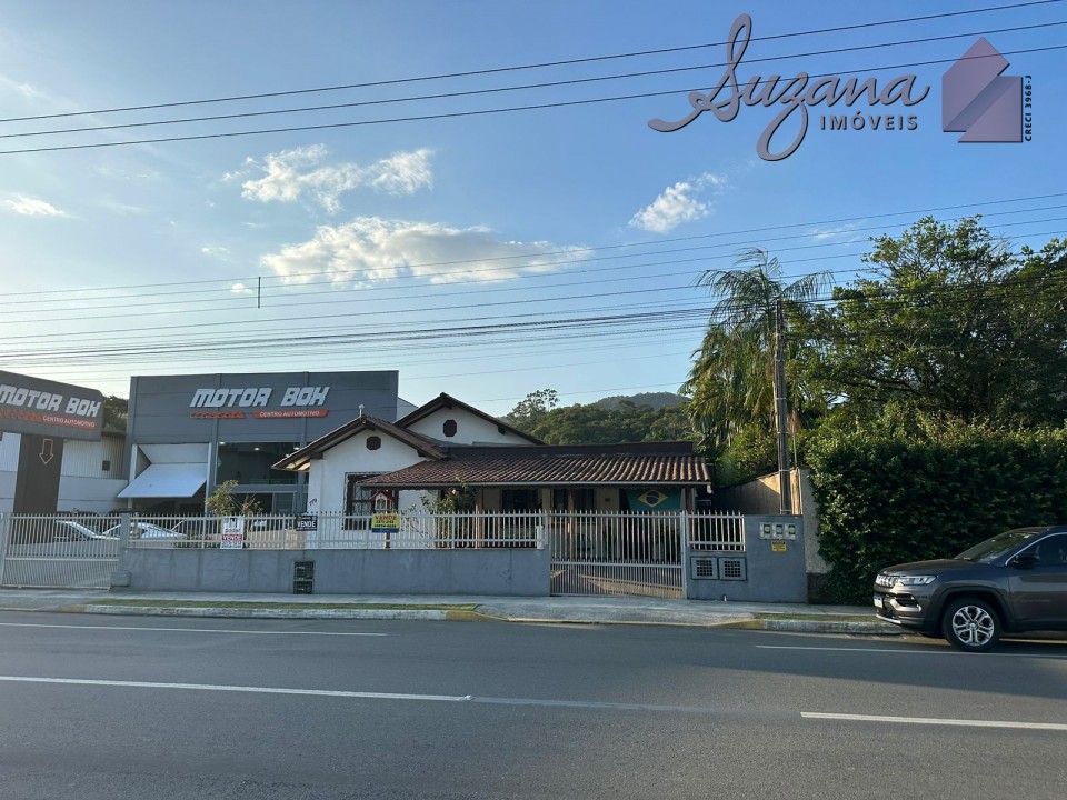 Terreno com 915m²