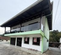 Sobrado Comercial com Casas Residenciais 